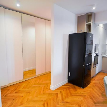 Luxury Central Park Apartment Bucharest Exterior photo