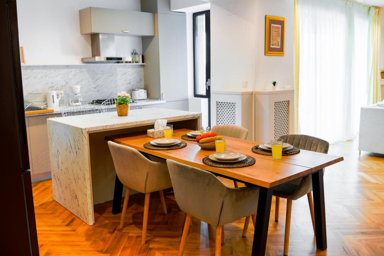 Luxury Central Park Apartment Bucharest Exterior photo