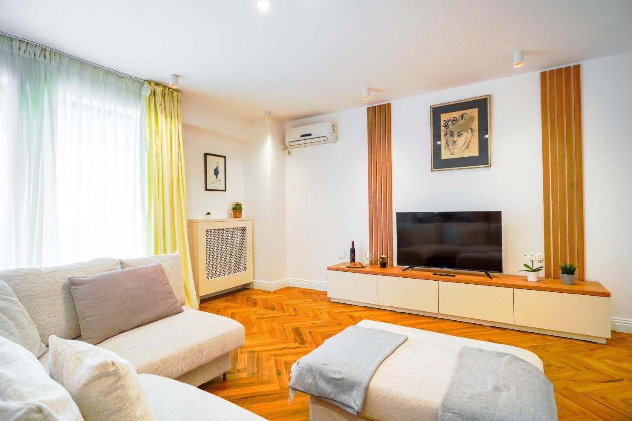 Luxury Central Park Apartment Bucharest Exterior photo