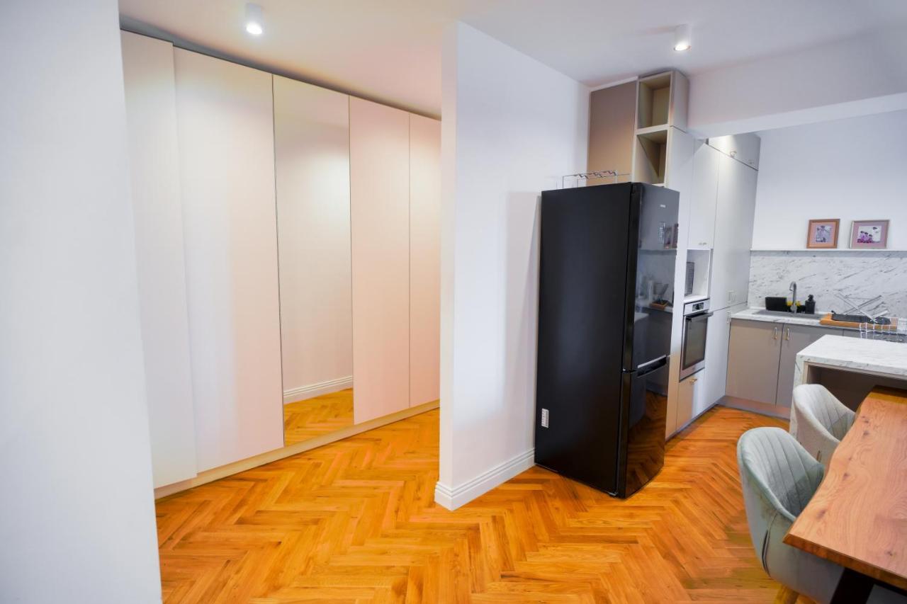 Luxury Central Park Apartment Bucharest Exterior photo
