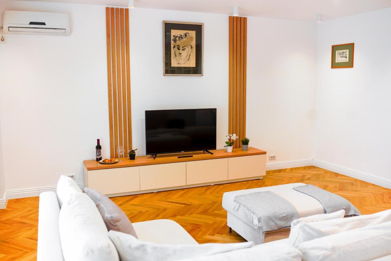 Luxury Central Park Apartment Bucharest Exterior photo