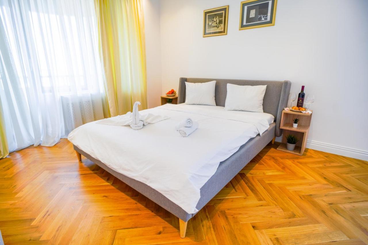 Luxury Central Park Apartment Bucharest Exterior photo