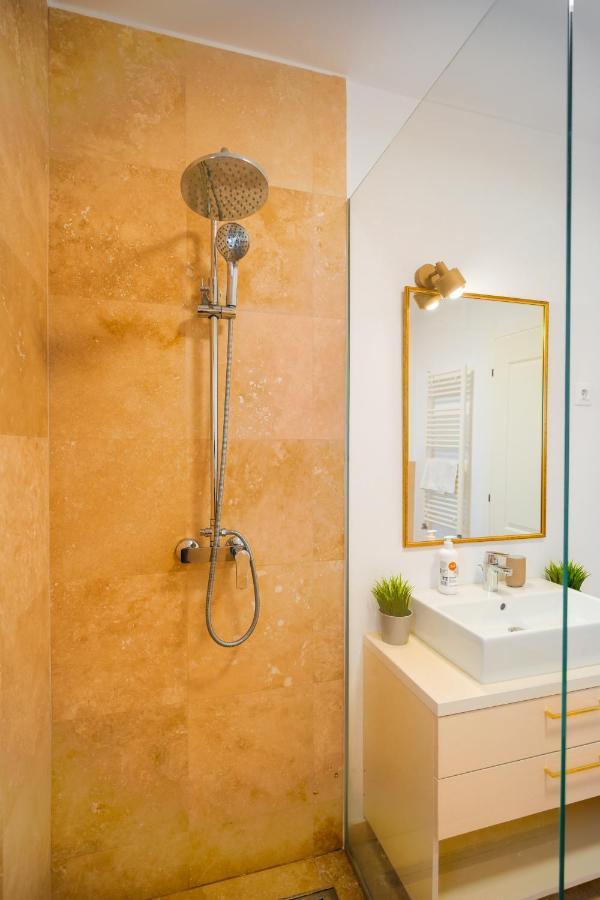 Luxury Central Park Apartment Bucharest Exterior photo